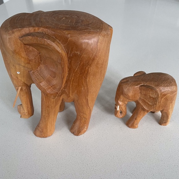 Wooden Elephants Figurines - Picture 1 of 4